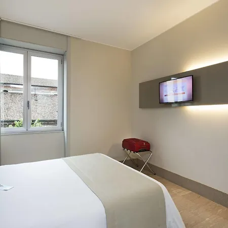 Sant'ambrogio 3*