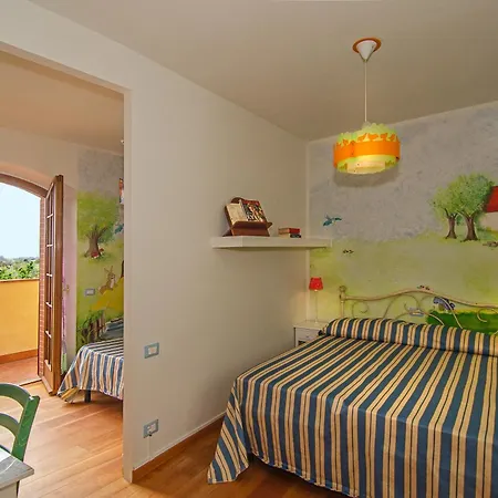 La Casa Gialla A MONTIGNOSO 3*