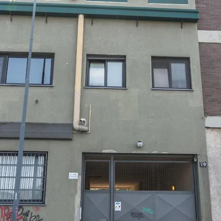 Porto Di Mare Subway Flat Milan