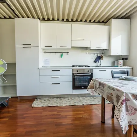 Porto Di Mare Subway Flat Milan