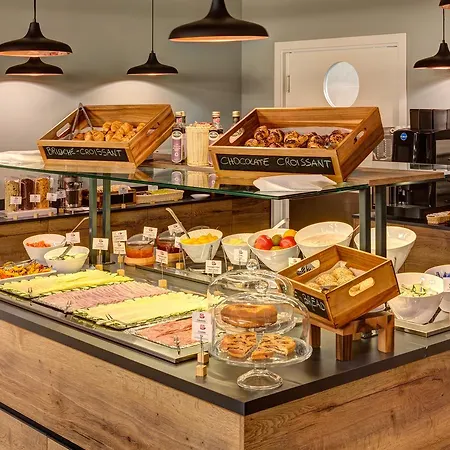 米兰兰布雷特美宁厄尔酒店 旅馆 *