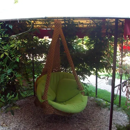 La Casa Gialla A MONTIGNOSO Milano