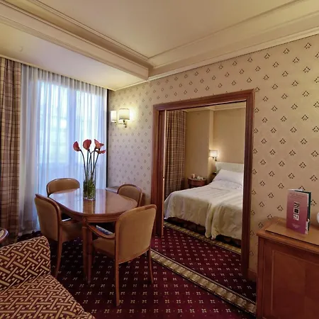 Capitol 4* Milánó