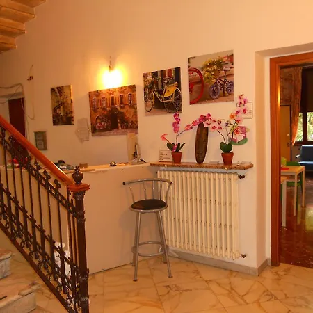 Monteverdi Garden Bed & Breakfast