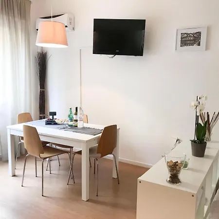 Apartment Center White Milan
