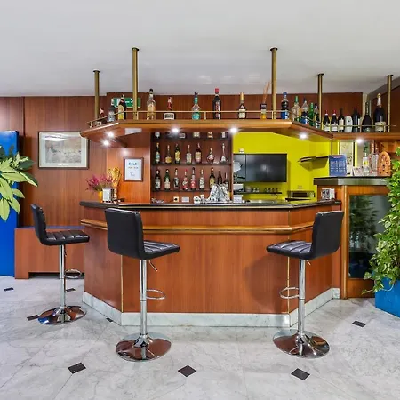 Ginosi Arizona Hotel 3*