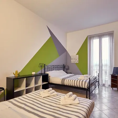 Guesthost - Tortona Design Flat Appartamento *