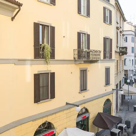 Apartment Heart Duomo Colonne Milan