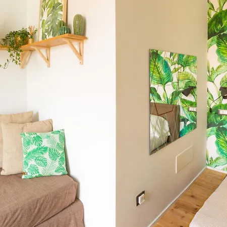 Duomo Views, Light, Jungle-inspired With Terrace Apartament Mediolan