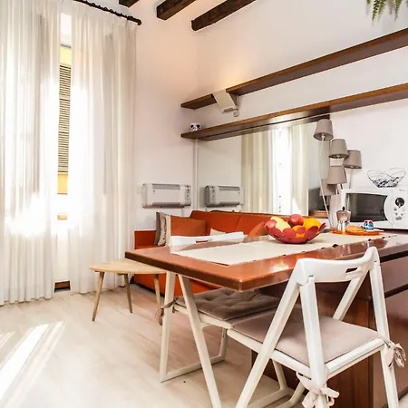 Living - Via Fiori Chiari 26 Milan
