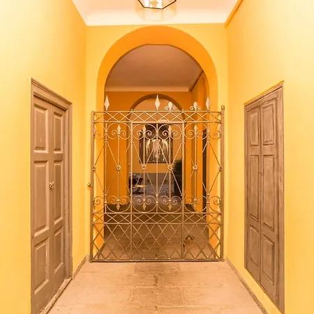 Apartment Living - Via Fiori Chiari 26