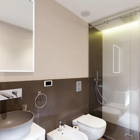Easyhomes-duomo & *