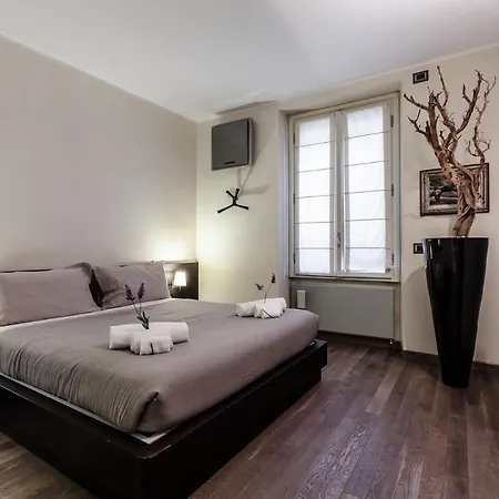 Stylish In Fashion District - Corso Venezia * Milano