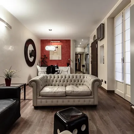 Stylish In Fashion District - Corso Venezia Apartament