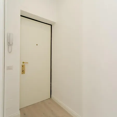 Апартаменты Bright Two Bedroom In Милан