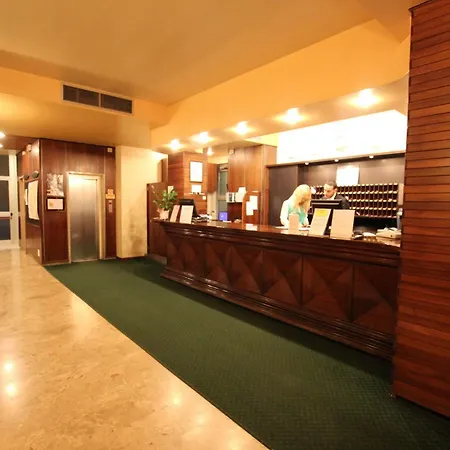 Mokinba Cristallo Hotel 3*