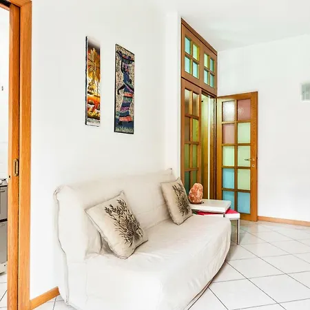 Lejlighed Guesthost - San Siro Stadium Garden Flat *