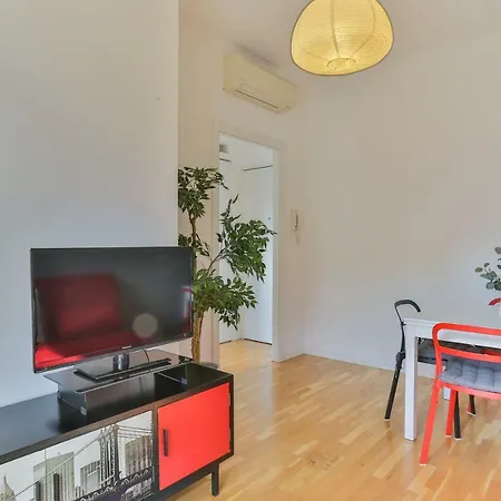 Charming One Bedroom In Appartement Milan
