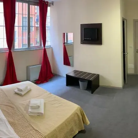 Hotel Lucania *