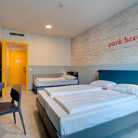 米兰兰布雷特美宁厄尔酒店 旅馆 米兰