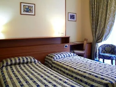 Garibaldi Palace 3* Милан