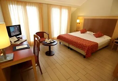 Hotel Mokinba Cristallo 3*