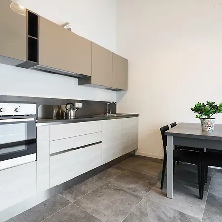 Foppa Flat * Milan