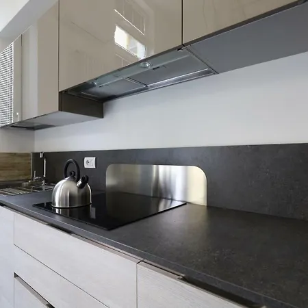 Foppa Flat * Milan