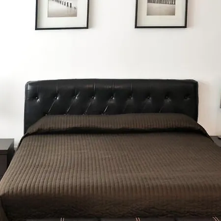 Easy - And Navigli Apartmanhotel 4*