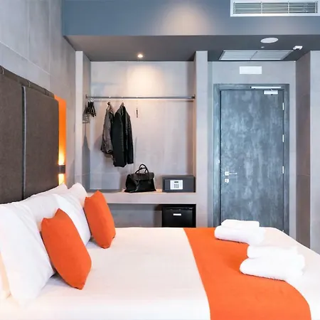 J24 Hotel 4*
