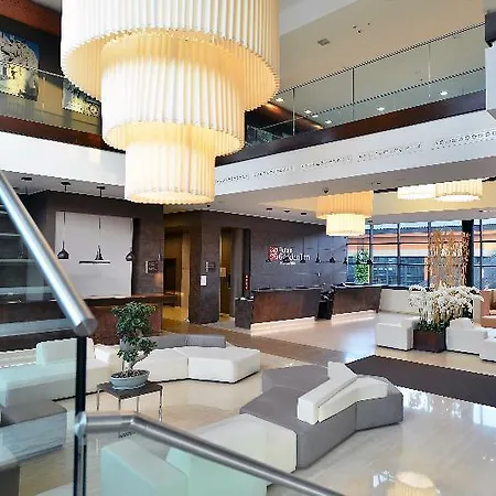 Hilton Garden North 4*