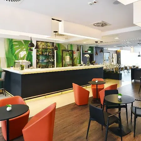 Hilton Garden North Hotell