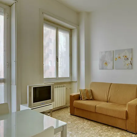 Milan Apartment Rental * Mediolan