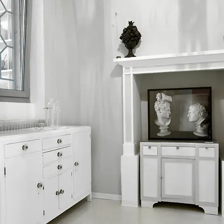 Rosso Segnale Gæstehus 4*