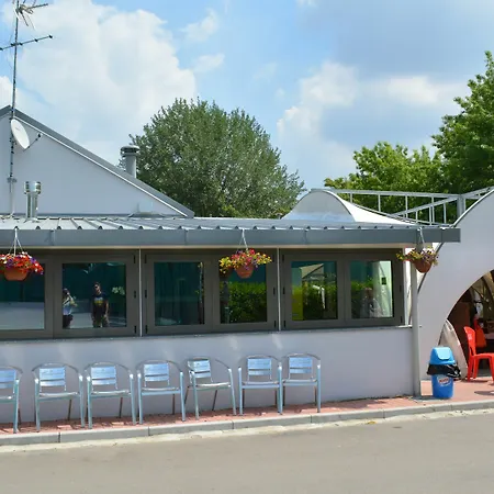 Kemping Village Citta Di Milánó