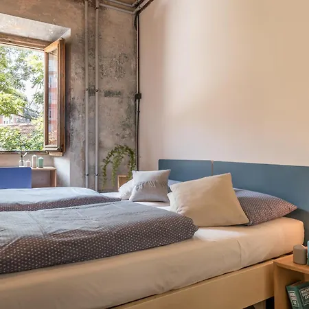 Un Posto A - All'interno Di Cascina Del 700 Hostel Milánó