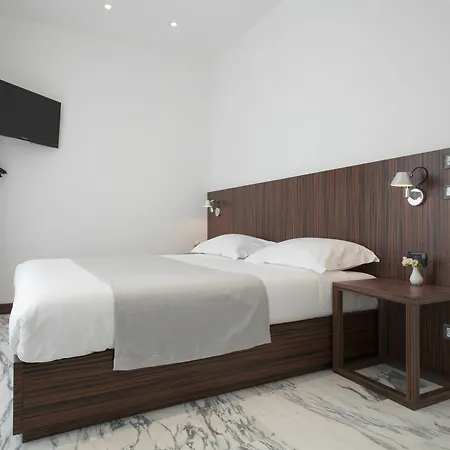 Gasthof My Bed Montenapoleone 2*