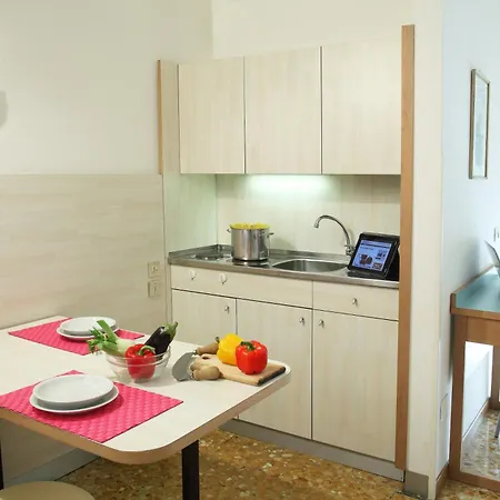 朱斯蒂6住宅酒店