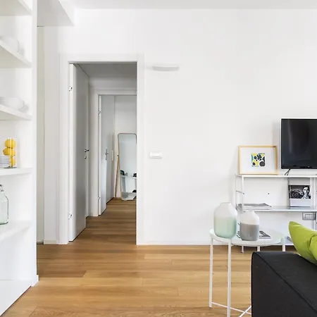 Joivy Stylish 1-bedroom Flat *