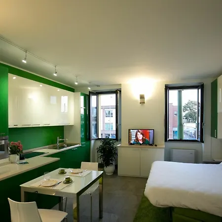 Versoverde Alzaia Naviglio Grande 2* Milano