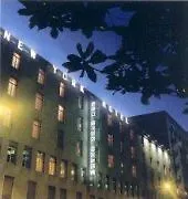 Iq Hotel