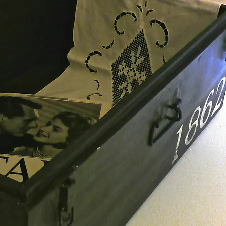Rossosegnale Loft アパート