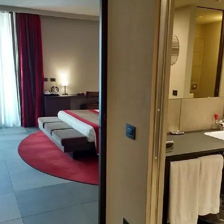 آي إتش ميلانو أمباسياتوري 4*