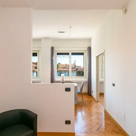 Vittoria 4 Apartment *