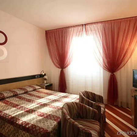 Sanpi 4* Mailand