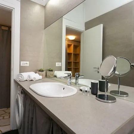 The Rent - Maciachini Two Bedroom Appartement *