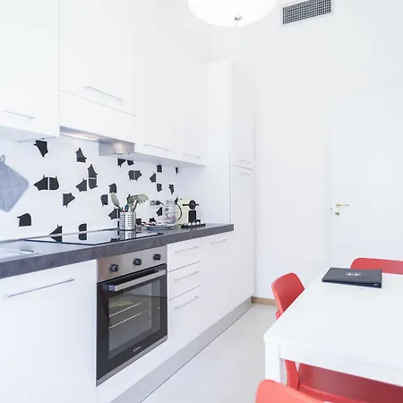 Hemeras Boutique Homes - Design Near Duomo Cathedral