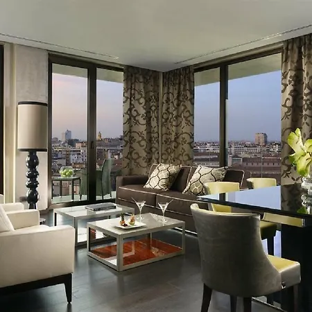 Uptown Palace 4* Milánó