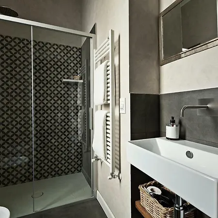 Tiare Guest house *
