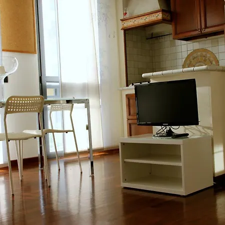 דירה Studio Downtown Fantastic Area מילאנו